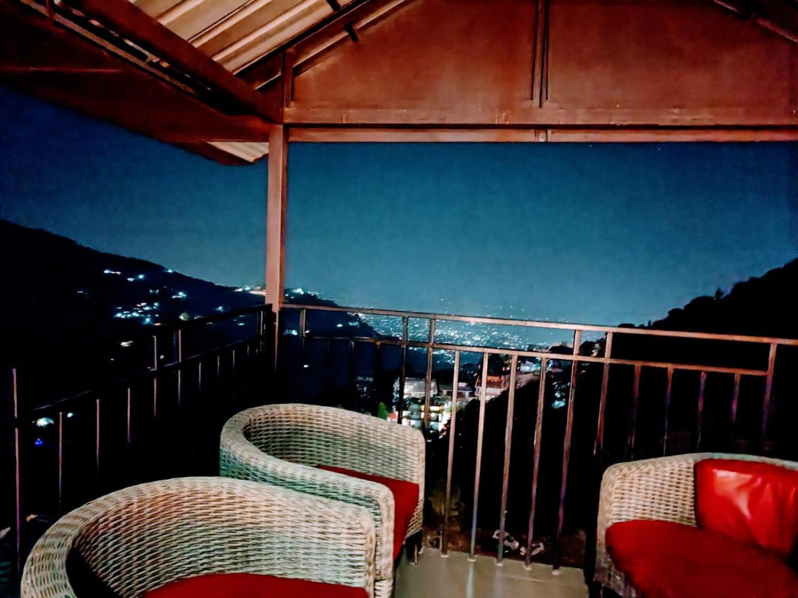 King Castle Mcleodganj-Centrally Heated And Air Cooled- Near Mall Road - Free Parking Dharamsala Zewnętrze zdjęcie