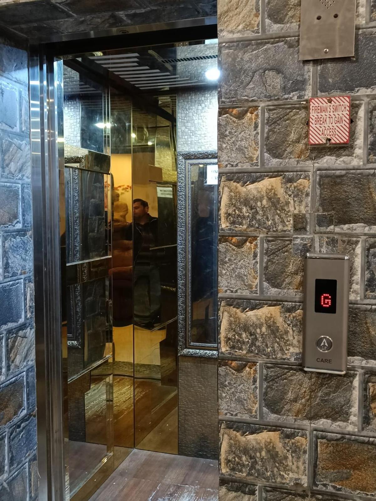 King Castle Mcleodganj-Centrally Heated And Air Cooled- Near Mall Road - Free Parking Dharamsala Zewnętrze zdjęcie