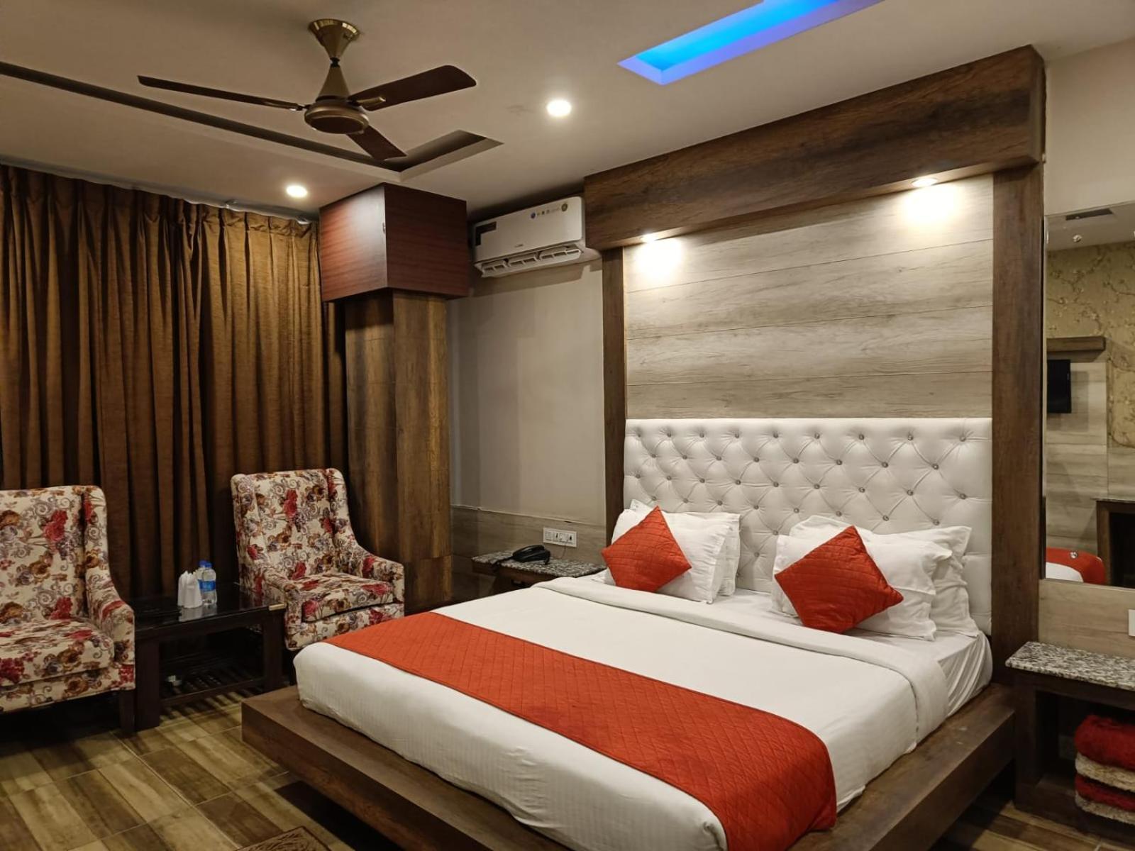 King Castle Mcleodganj-Centrally Heated And Air Cooled- Near Mall Road - Free Parking Dharamsala Zewnętrze zdjęcie